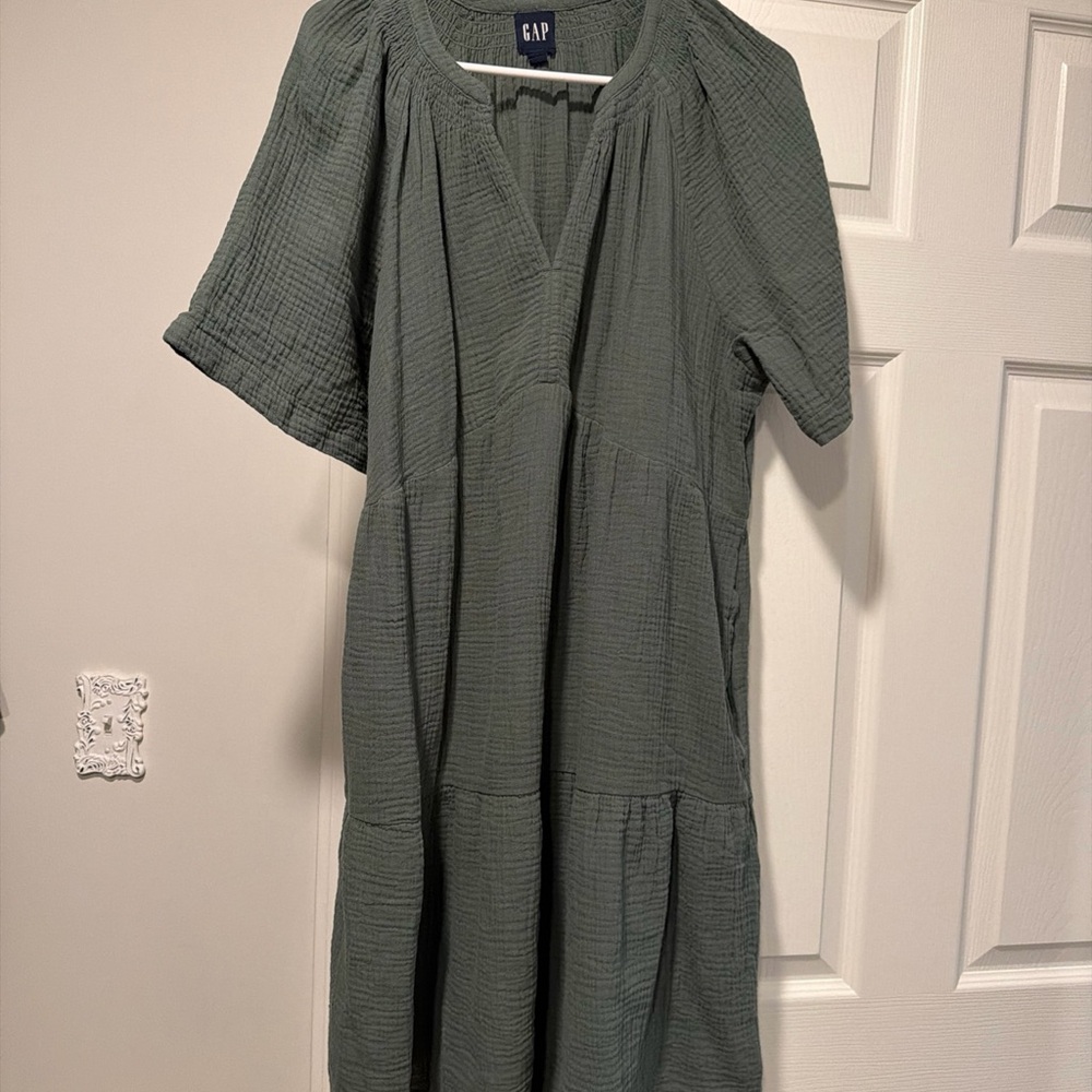GAP Moss Green Textured Tiered Midi Dress